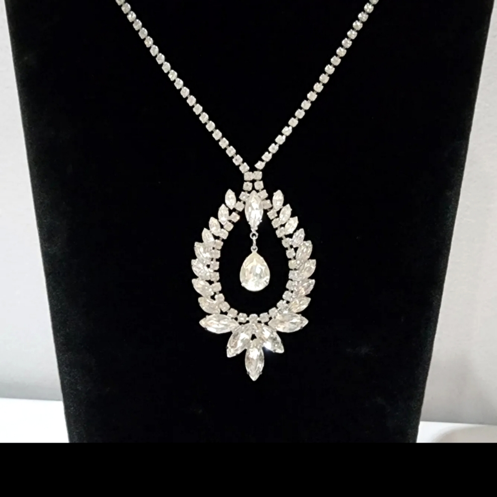 Vintage rhinestone necklace
